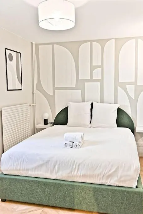 Appartement Spacieux Et Paisible Paris 19Eme 0*,  France