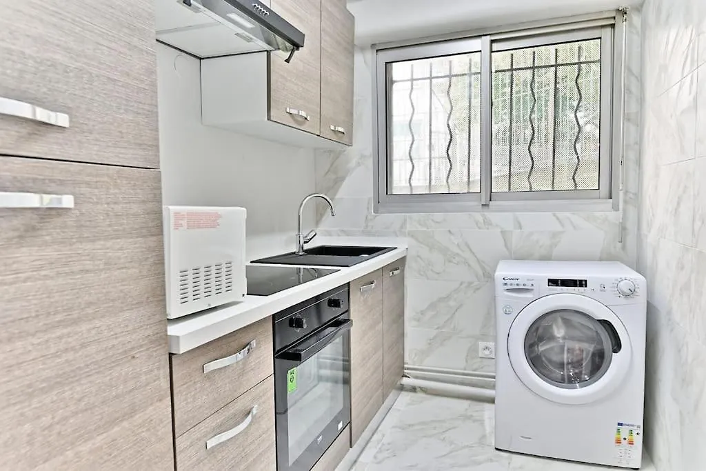 Appartement Spacieux Et Paisible Paris 19Eme 0*,